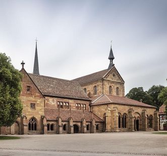 Das Kloster Maulbronn mit Blick auf das Paradies