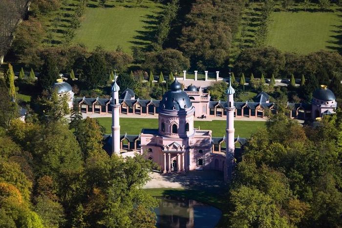 Gartenmoschee im Schlossgarten von Schloss Schwetzingen aus der Luft