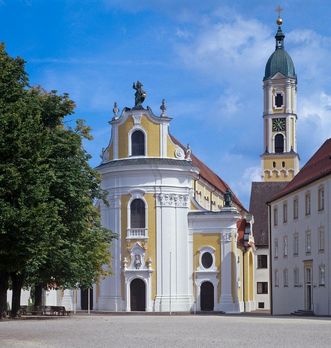 Kloster Ochsenhausen, Vorplatz