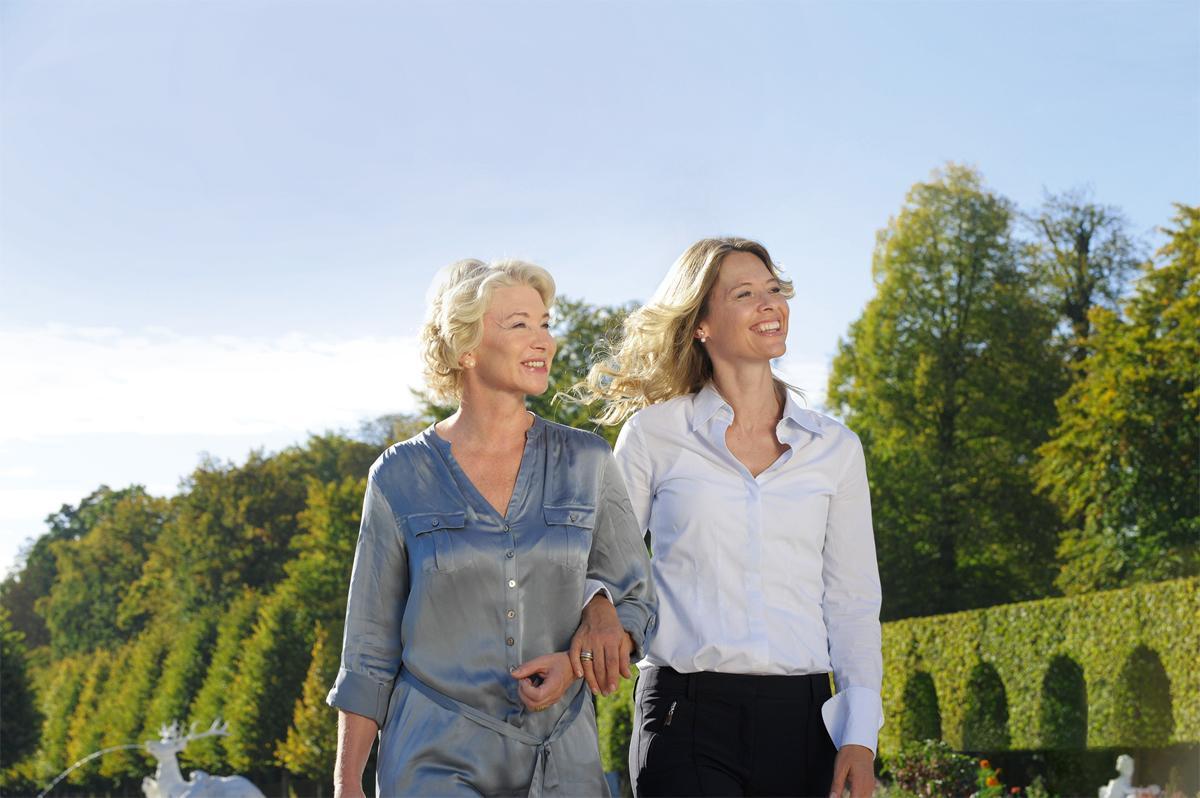 Besucherinnen im Schwetzinger Schlosspark