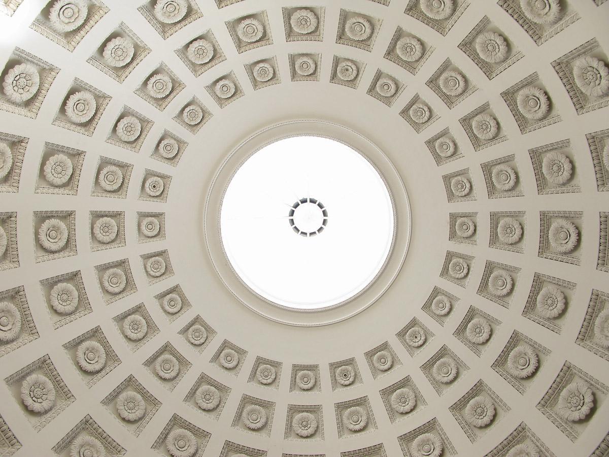 Blick in die Kuppel der Grabkapelle auf dem Württemberg in Stuttgart