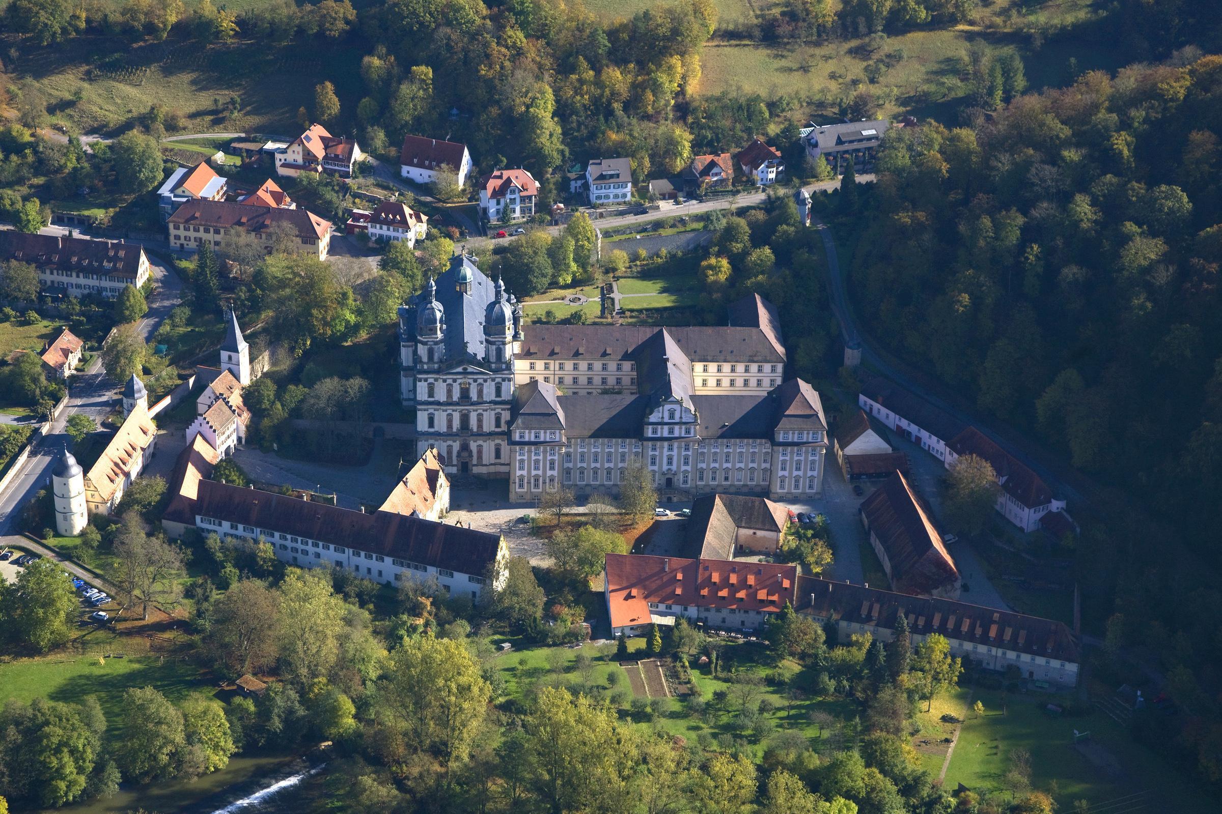 Luftaufnahme von Kloster Schöntal