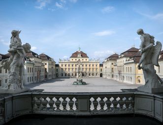 Residenzschloss Ludwigsburg, Blick über den Ehrenhof zum Alten Hauptbau