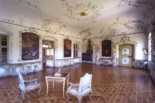 Salem Monastery and Palace, Interior view of the salon