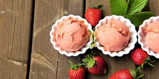 Frisches Erdbeersorbet