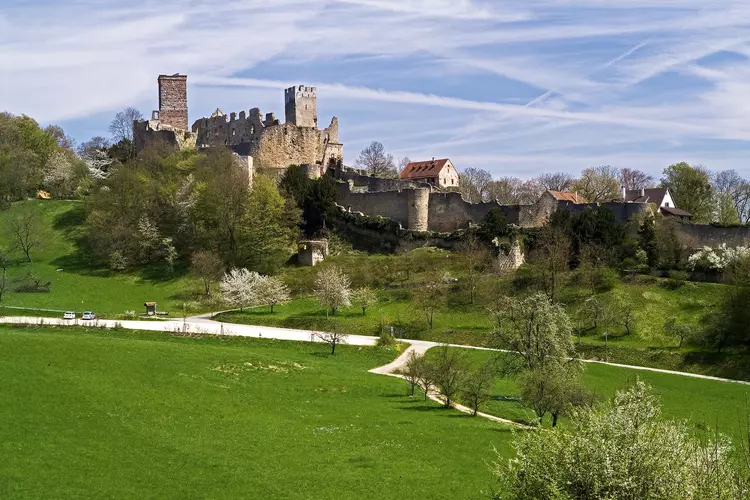 Foto: Staatliche Schlösser und Gärten Baden-Württemberg, Arnim Weischer Blick auf die Burgruine Rötteln