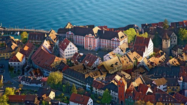 Neues Schloss Meersburg, Luftaufnahme mit Bodensee