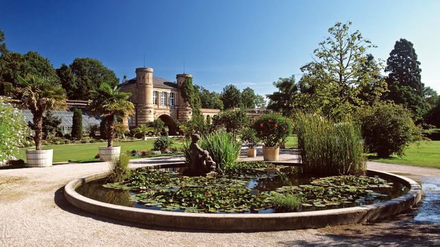 Botanischer Garten Karlsruhe, Außenaufnahme mit Brunnen