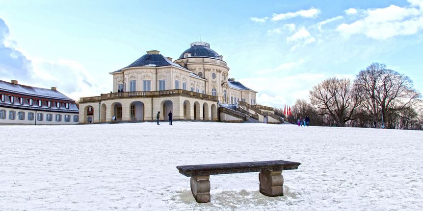 Schloss Solitude, Außenansicht, Winter