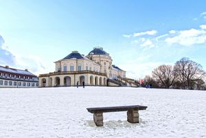Schloss Solitude, Außenansicht, Winter