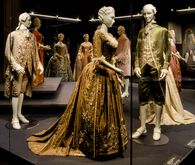 Foto: Staatliche Schlösser und Gärten Baden-Württemberg, Norbert Stadler Residenzschloss Ludwigsburg, Modemuseum, Kleider