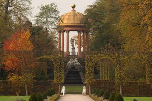 Schloss und Schlossgarten Schwetzingen, Apollotempel im Schlossgarten