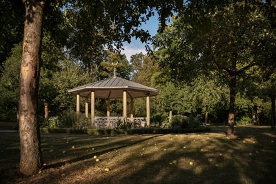 Residenzschloss Mergentheim, Halbmondhäuschen im Schlossgarten