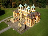 Foto: Staatliche Schlösser und Gärten Baden-Württemberg, Achim Mende Luftbild von Schloss Favorite Ludwigsburg