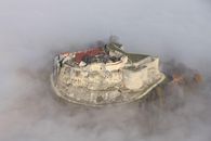 Foto: Staatliche Schlösser und Gärten Baden-Württemberg, Thomas Blank Der Hohenneuffen umgeben von Nebel
