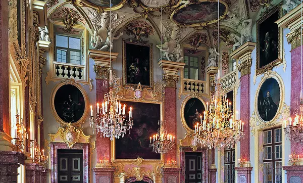 Residenzschloss Rastatt, Blick in den Ahnensaal
