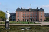 Foto: Staatliche Schlösser und Gärten Baden-Württemberg, Petra Pechacek Schloss und Schlossgarten Schwetzingen, Außenaufnahme
