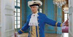 Personnage en costume d'époque au château de Solitude