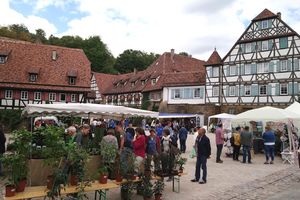 Kräuter- und Erntemarkt im Klosterhof Maulbronn