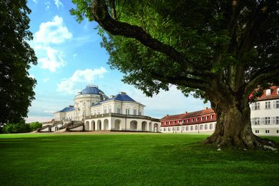 Schloss Solitude, Blick auf das Schloss