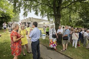 Sammlung Domnick, Besucherinnen und Besucher auf dem Sommerfest 