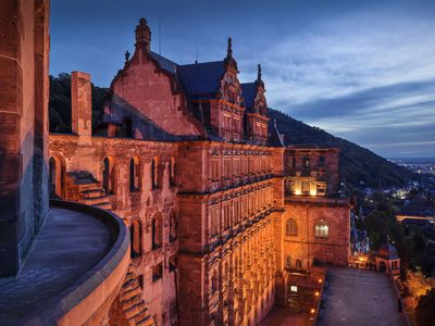 Schloss Heidelberg, Aussen Friedrichsbau und Fassbau mit Altan