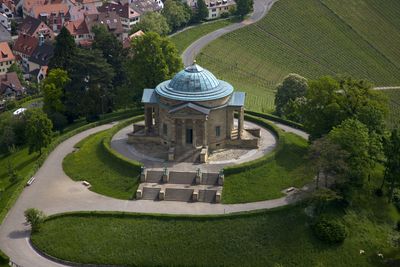 Grabkapelle auf dem Württemberg, Luftaufnahme; Foto: Staatliche Schlösser und Gärten Baden-Württemberg, Achim Mende