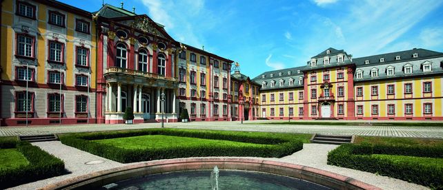 Ehrenhof von Schloss Bruchsal