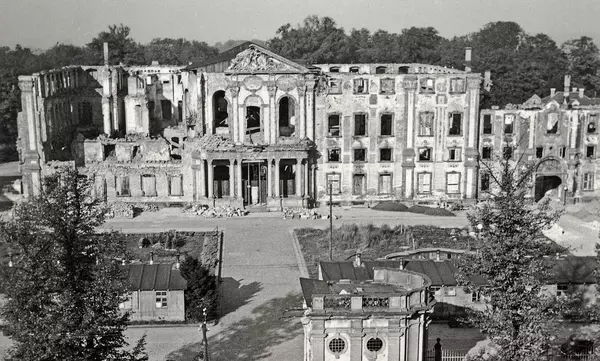 Schloss Bruchsal, Zerstörtes Schloss