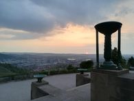 Foto: Staatliche Schlösser und Gärten Baden-Württemberg, Christiane Grau Grabkapelle auf dem Württemberg, Blick ins Neckartal