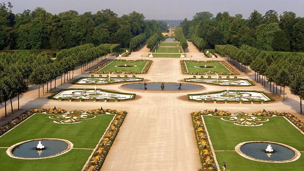 Schloss und Schlossgarten Schwetzingen, Außenansicht, Blick auf die Broderie