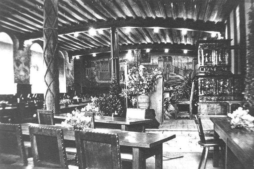 Scan: Landesmedienzentrum Baden-Württemberg Plenarsaal des Württemberg-Hohenzollerischen Landtags um 1950 im Winterrefektorium von Kloster und Schloss Bebenhausen
