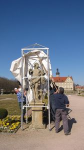 Schloss und Schlossgarten Weikersheim, Aushausen Sandsteinfigur