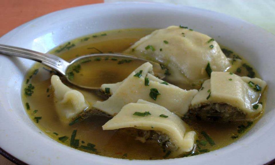 Foto: Wikipedia, gemeinfrei Maultaschen in der Brühe