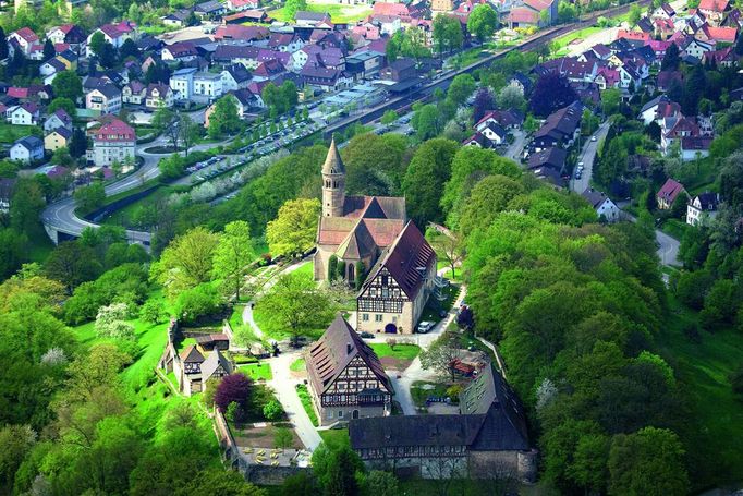 Kloster Lorch, Luftaufnahme mit Blick auf die Klosterkirche von Kloster Lorch