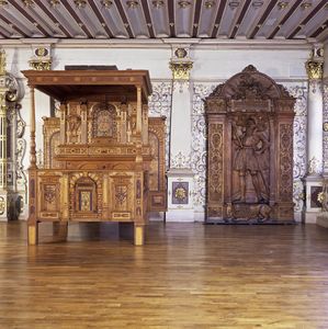 Goldener Saal mit Brautbett im Residenzschloss Urach