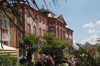 Foto: Staatliche Schlösser und Gärten Baden-Württemberg, Schlossverwaltung Bruchsal Schloss Bruchsal, Gartenseite mit Diga-Gartenmesse