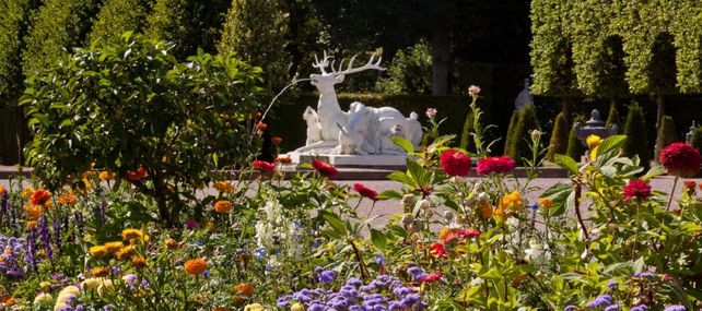 Schloss und Schlossgarten Schwetzingen, der Hirsch im Schlossgarten