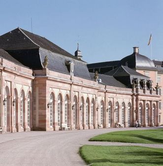 Der Zirkelbau im Schlossgarten Schwetzingen