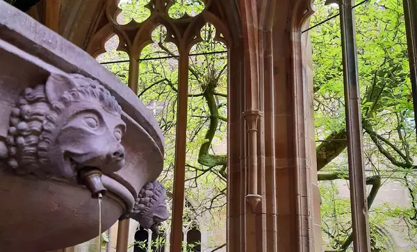 Kloster Maulbronn, Dreischaliger Brunnen 