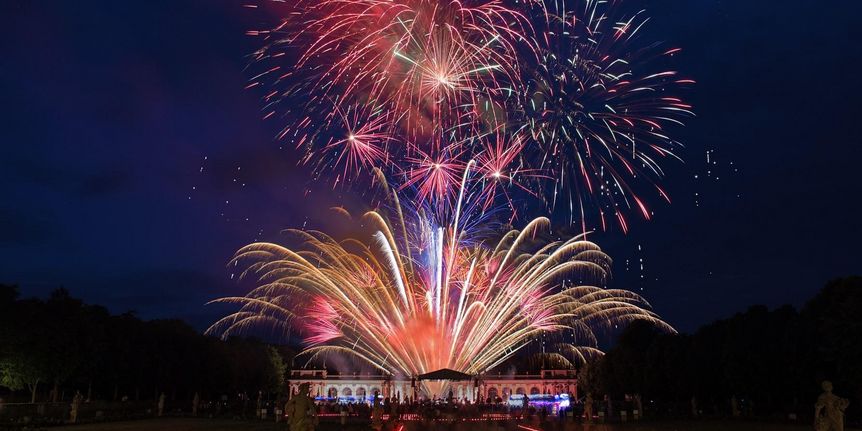 Schloss und Schlossgarten Weikersheim, Event, Hohenloher Kultursommer, Feuerwerk über dem Schloss