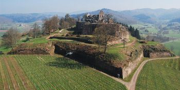 Hochburg bei Emmendingen, die Hochburg steht auf einem Berg