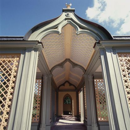 Dach des Wandelgangs der Moschee im Schlossgarten von Schloss Schwetzingen