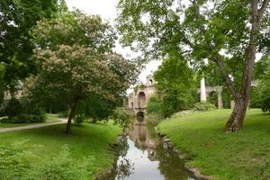 Wasserkastell mit Obelisk